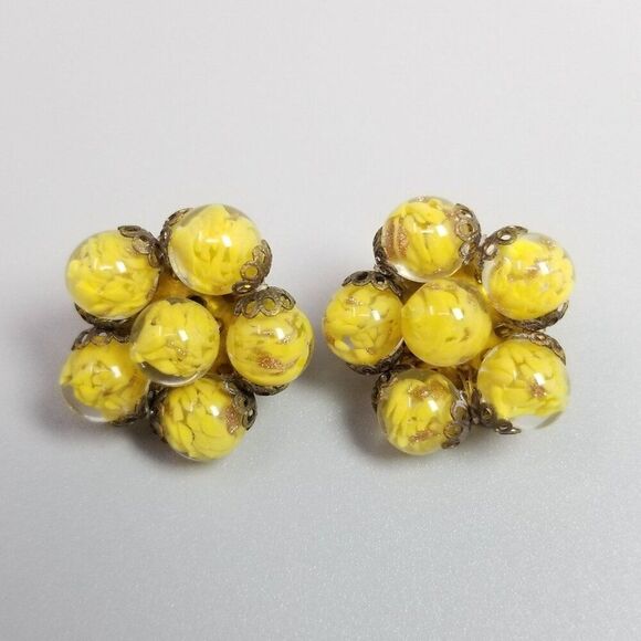 Vintage Made in Italy Bright Yellow Glass Beaded Cluster Clip On Earrings - Picture 1 of 7